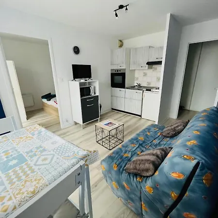 Trestraou 2p With A Small Sea View Apartment Perros-Guirec